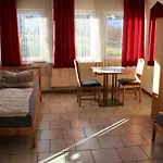 Moeblierte Mit Gemeinschaftskuechen Und In Thueringen Wald *